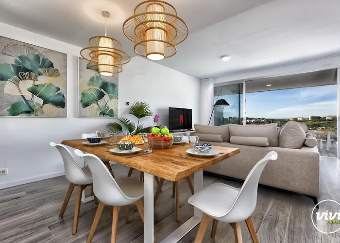 Dom wakacyjny Vivi Homes - Sonrisa Pool, Terrace, Golf & Estepona