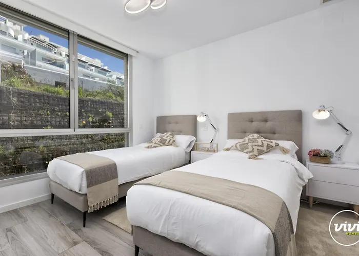 Vivi Homes - Sonrisa Pool, Terrace, Golf & Estepona